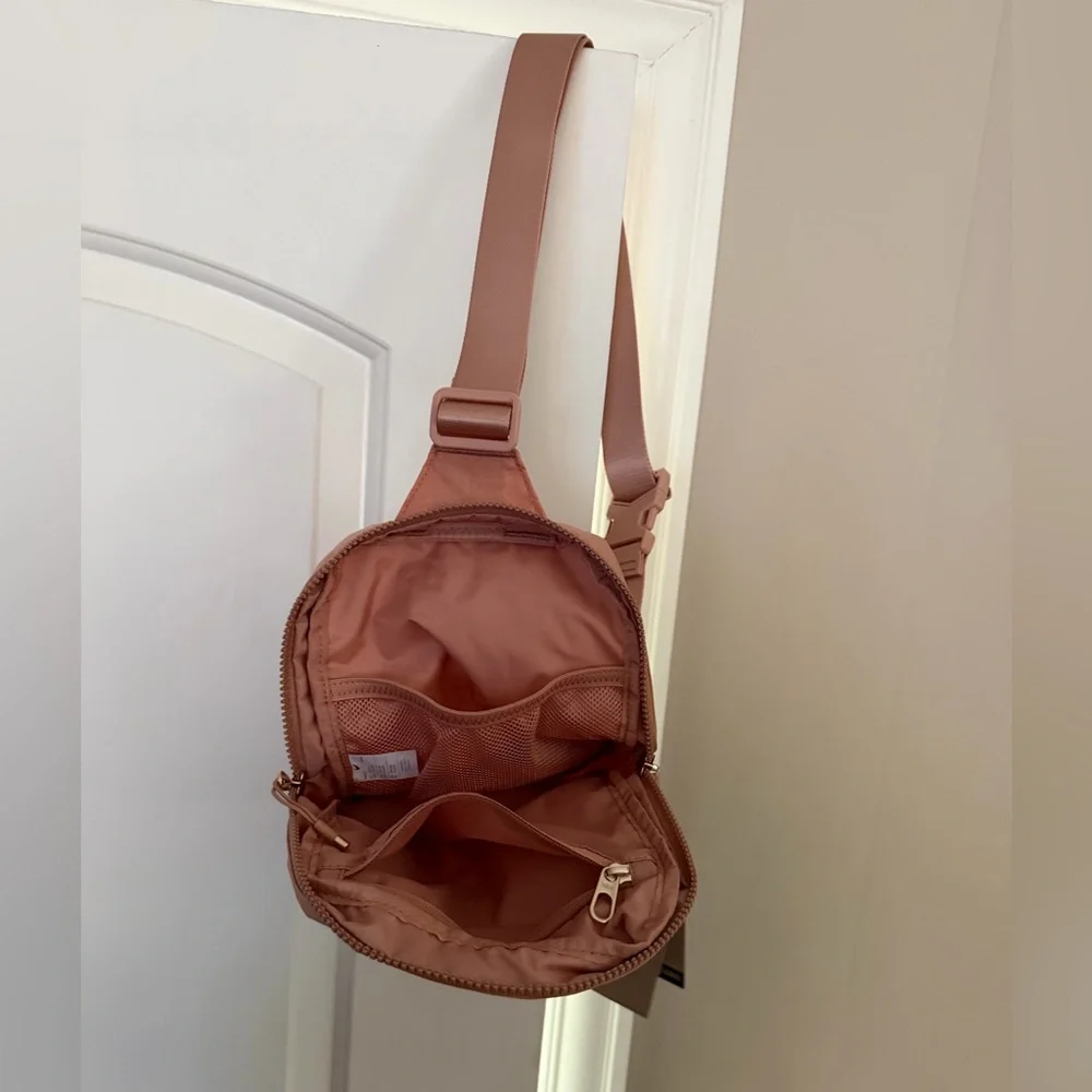 Brand new”NIKE”shoulder bag.Size-W 9”x12”inch.Color-peach.🧡 - Picture 7 of 8